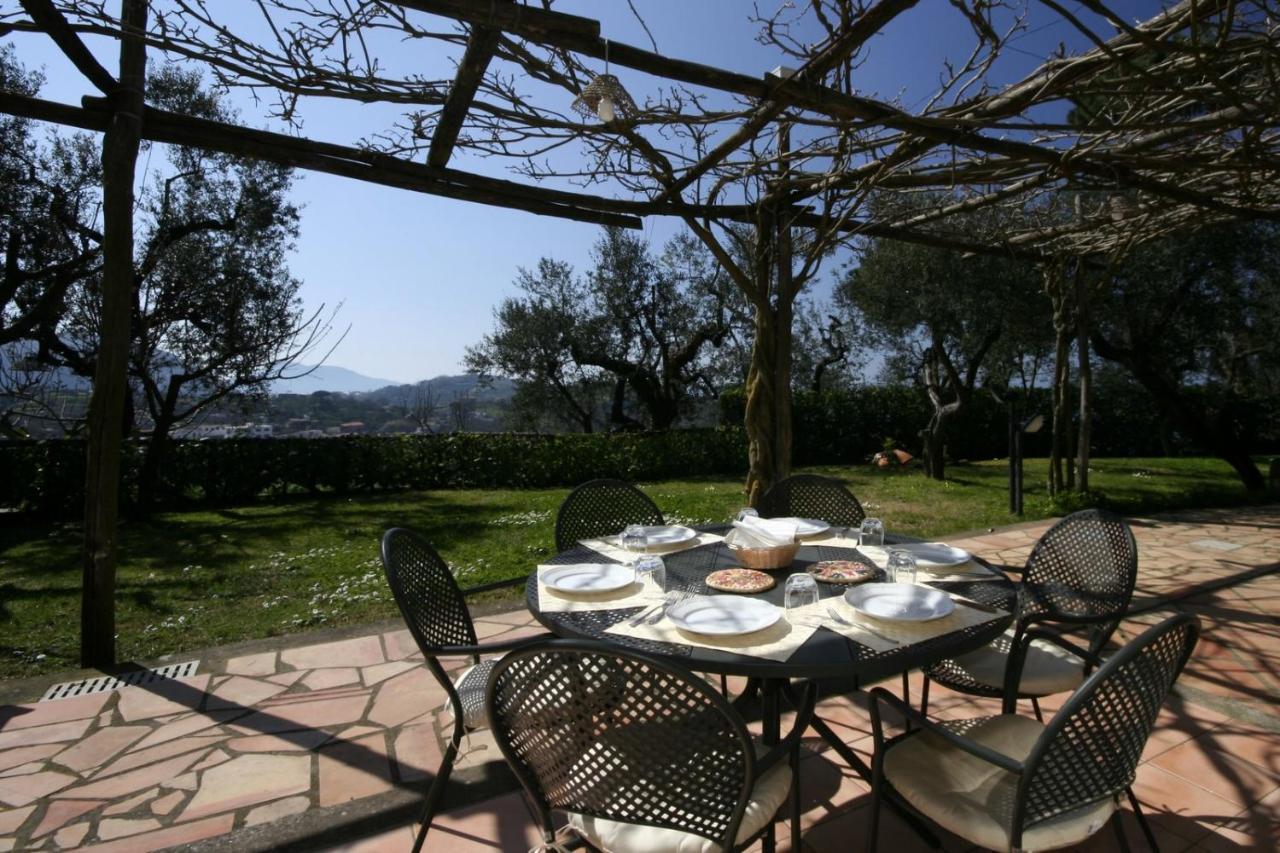 Villa Caprile ماسّا لوبْرينسِ الغرفة الصورة