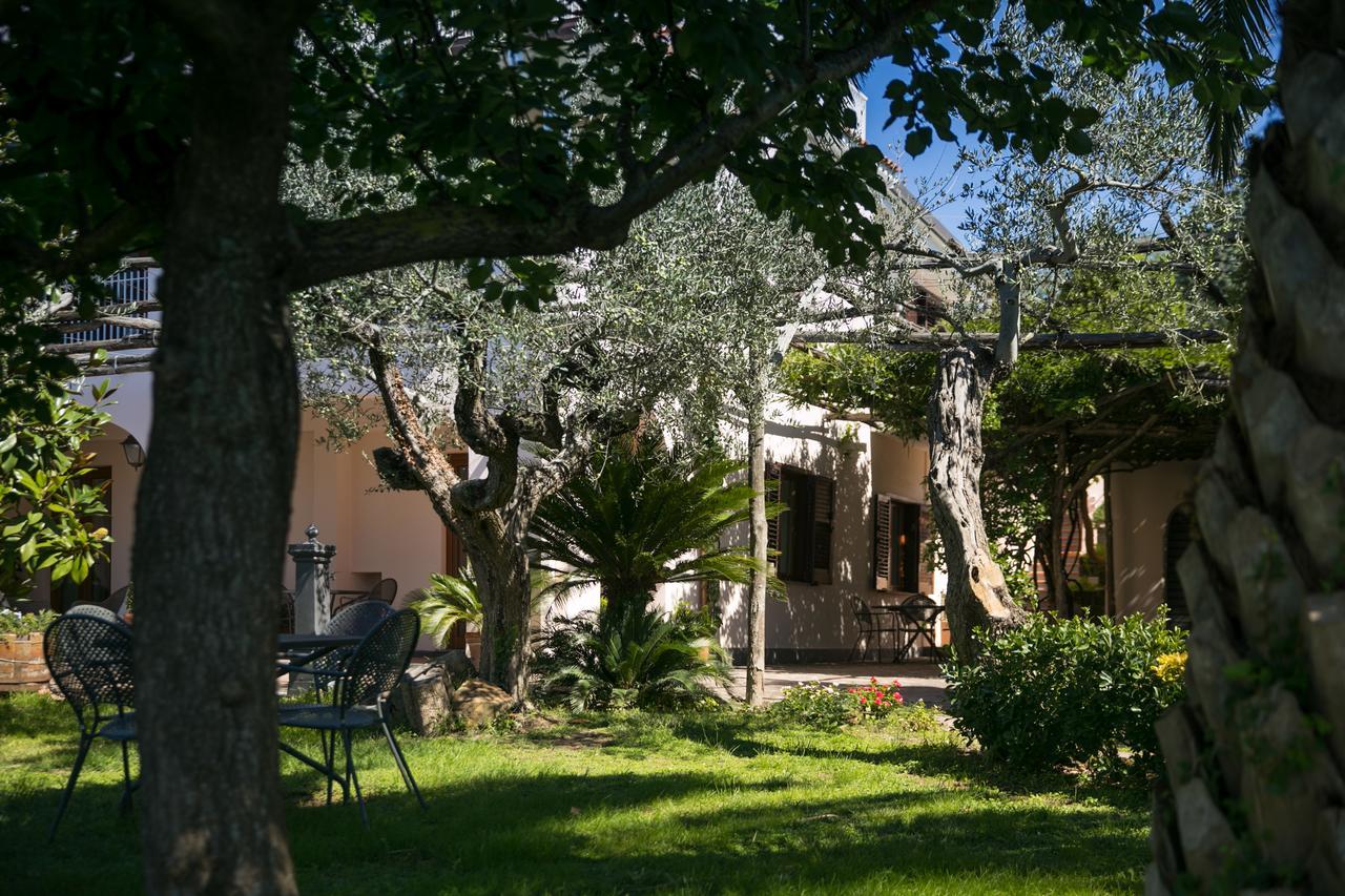 Villa Caprile ماسّا لوبْرينسِ المظهر الخارجي الصورة