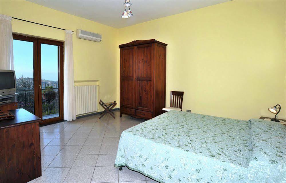 Villa Caprile ماسّا لوبْرينسِ المظهر الخارجي الصورة