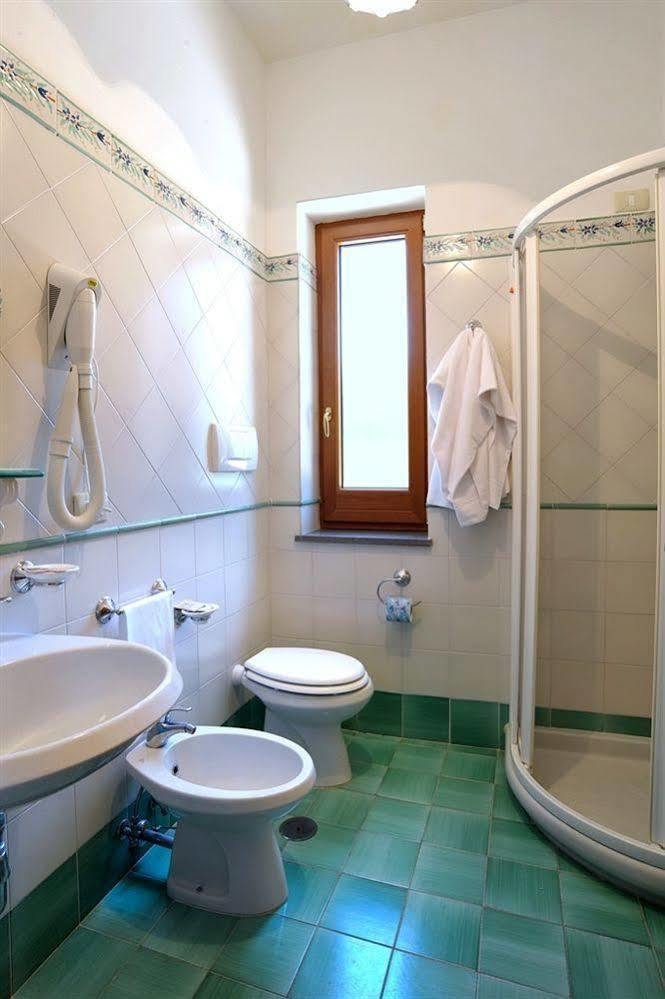 Villa Caprile ماسّا لوبْرينسِ المظهر الخارجي الصورة