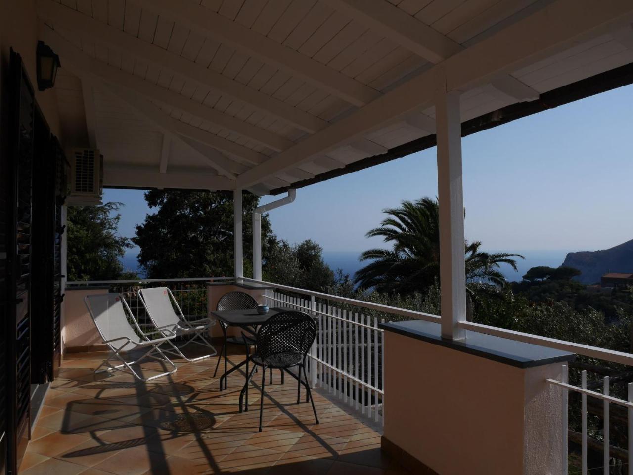 Villa Caprile ماسّا لوبْرينسِ الغرفة الصورة